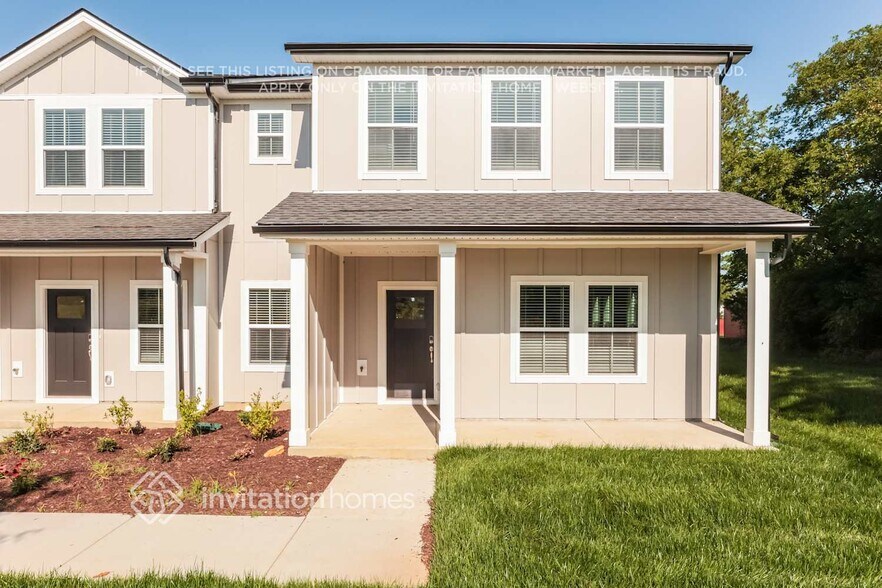 Primary Photo - 215 River Rock Dr