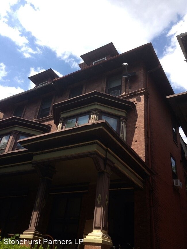 Building Photo - 4617 Cedar Ave