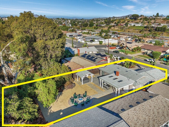 Building Photo - 1648 El Prado Ave