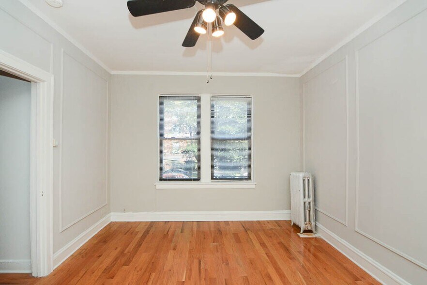 Building Photo - 4856 N Damen Ave