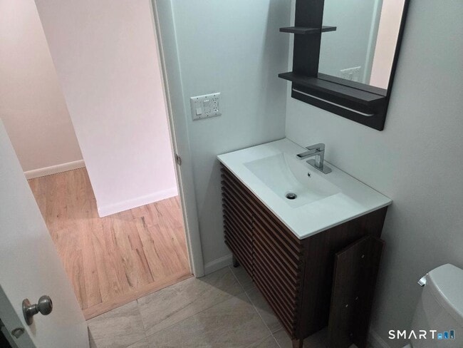 Building Photo - 39 Horton Hill Rd