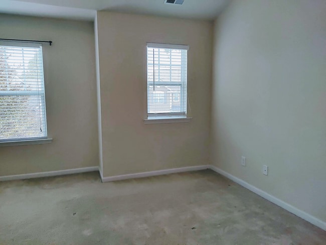 Building Photo - 320 Hammond Oak Ln