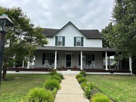 Building Photo - 1511 River Rd