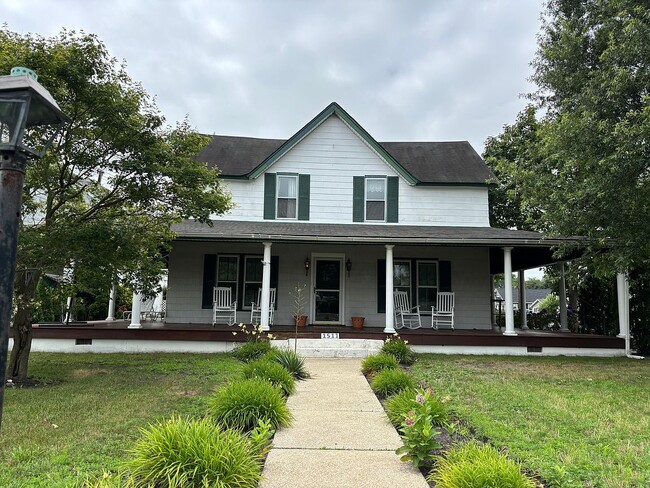 Building Photo - 1511 River Rd