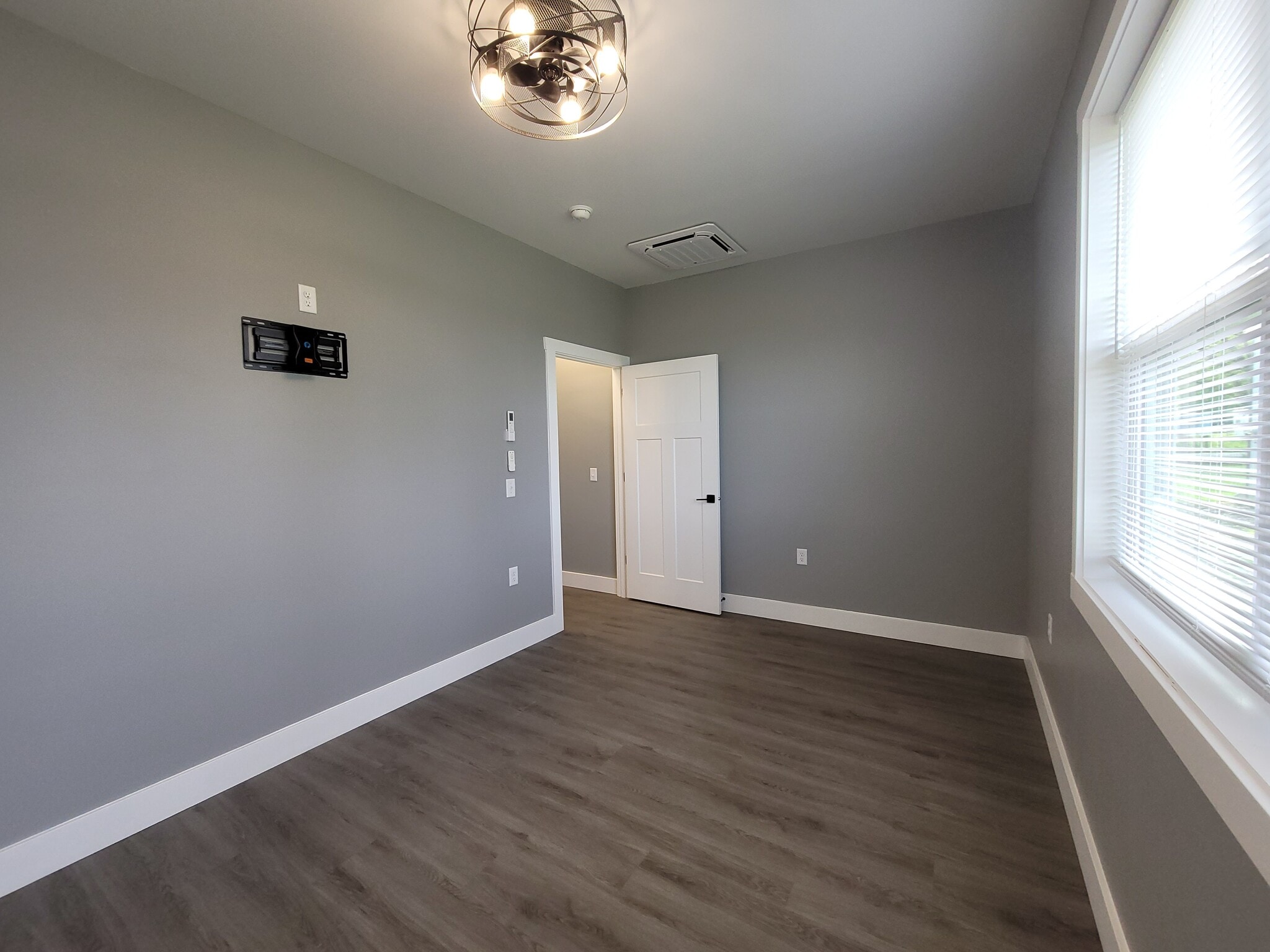 Building Photo - 1102 S Malott St