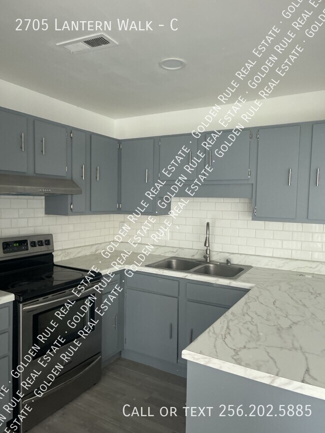 Building Photo - 2705 Lantern Walk SE