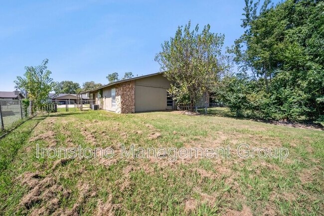 Building Photo - 8217 N 117th E Ave
