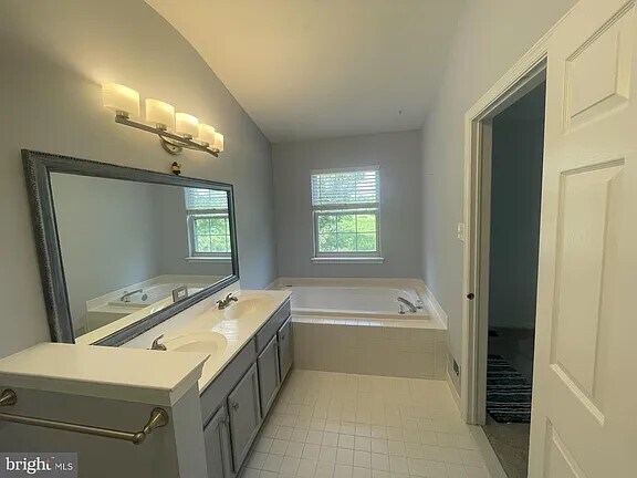Building Photo - 128 Bellwood Ct
