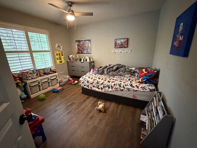 Building Photo - Remodeled 4-Bed Home with Pool in Charming Laguna West, Elk Grove Available now- Photos COMING SOON!