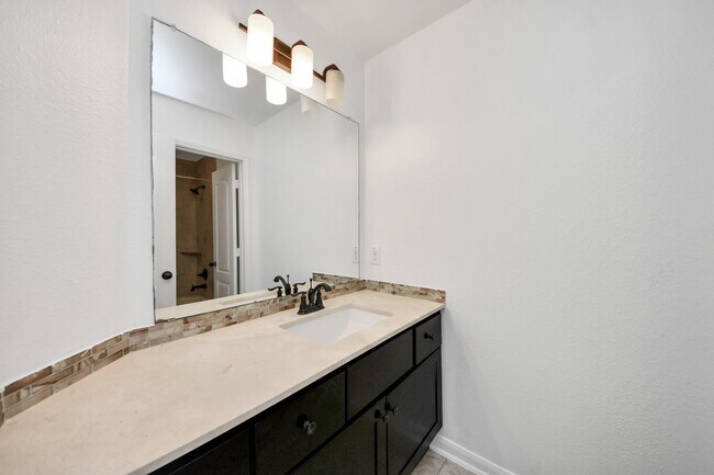 Building Photo - 2614 Orleans Way