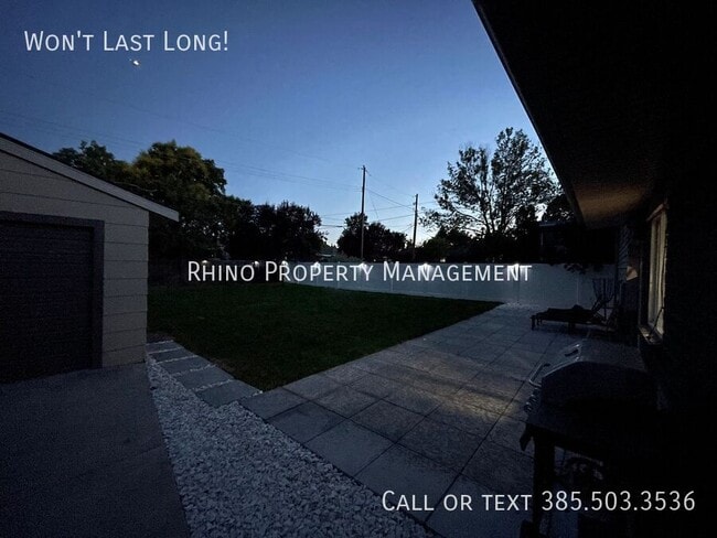 Building Photo - 1993 Champagne Ave