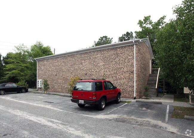 Primary Photo - 101 Lullwater Dr