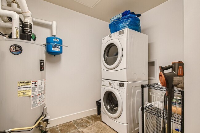 Building Photo - Modern 1 BDR in Peloton - Ground Floor - Full Accessible