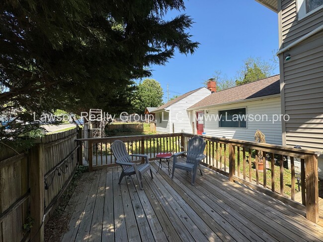 Building Photo - Large Raleigh Court Home on a Corner Lot