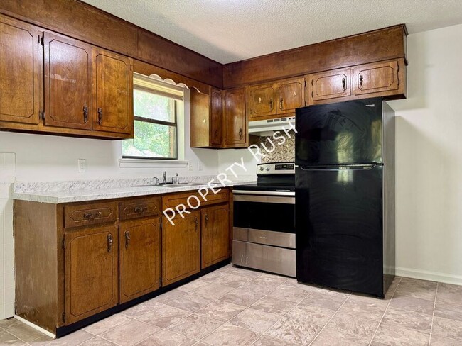 Building Photo - 555 E Garden Farm Rd