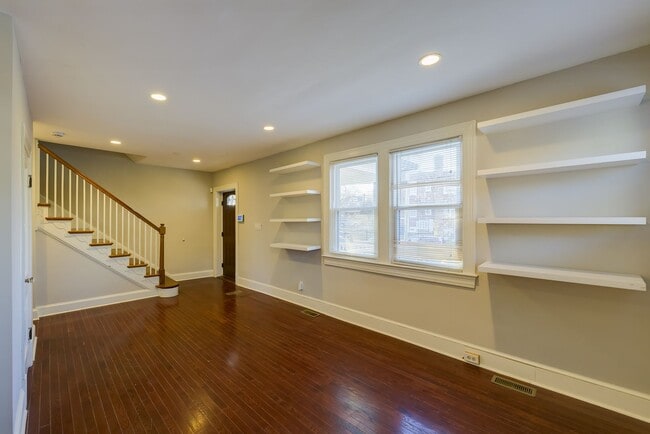 Building Photo - Modern End-Unit Townhome with Garage + Outdoor Space in SE DC