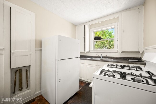 Building Photo - 2404 Orange St