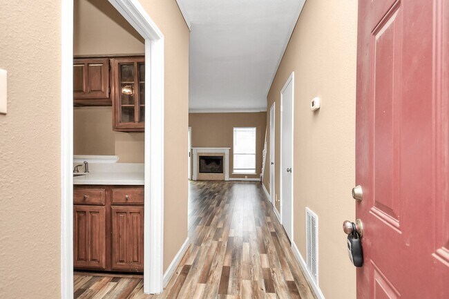 Building Photo - 12400 Brookglade Cir