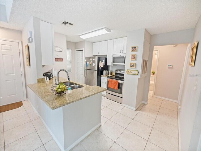 Building Photo - 605 Youngstown Pkwy