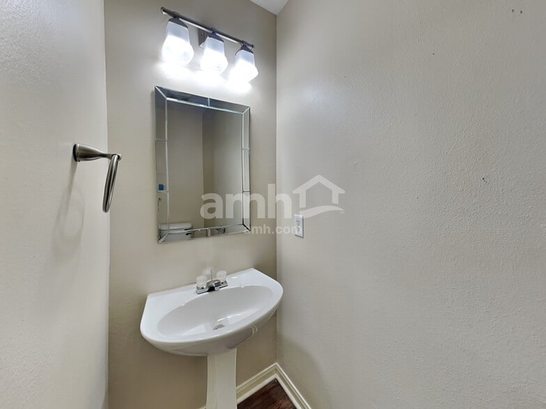 Building Photo - 18018 Imber Forest Ln