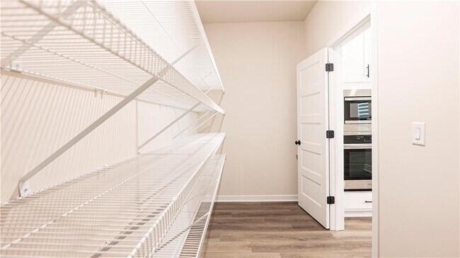 Building Photo - 38 Winding Rose Dr