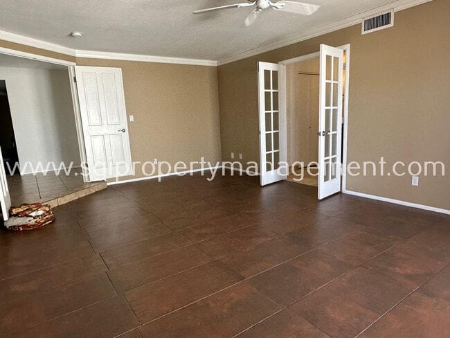 Building Photo - Luxury home with basketball court.