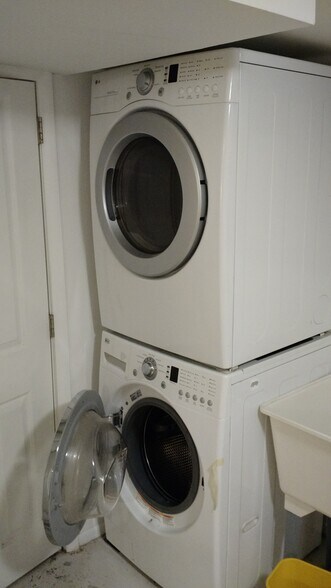 laundry - 11175 W Ohio Dr