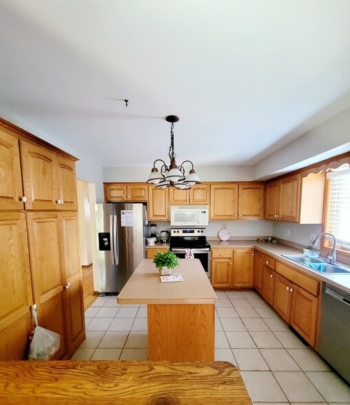 Building Photo - 5401 82nd Ave N