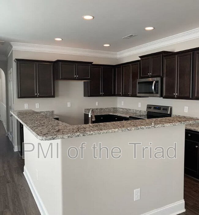 Building Photo - 868 Silver Leaf Dr