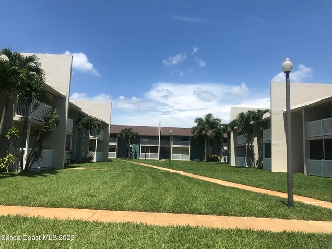 Building Photo - 250 N Banana River Dr