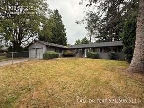 Building Photo - 1130 SE 225th Ave