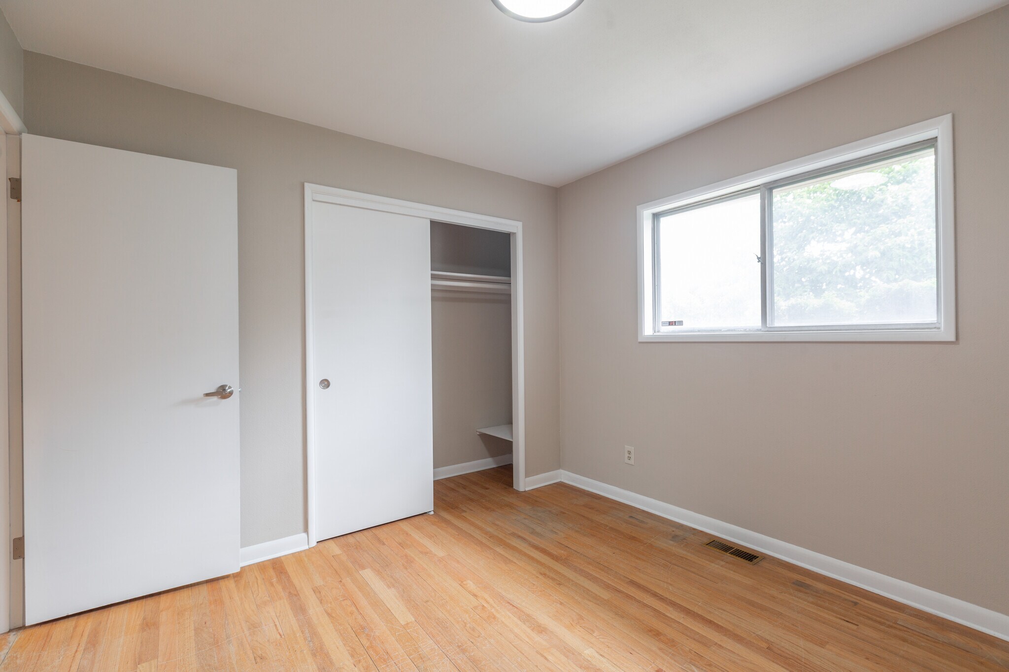 Building Photo - 3728 SE 49th Ave