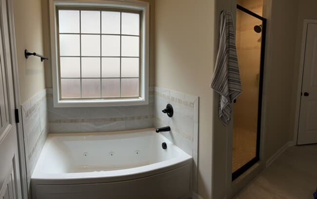 Building Photo - 3 Bedroom Home with Massive Bonus Room for Rent!