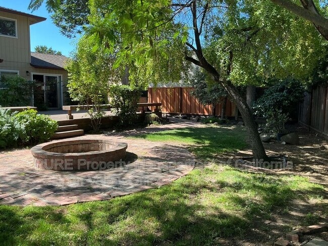 Building Photo - 5655 Glen Haven Ct