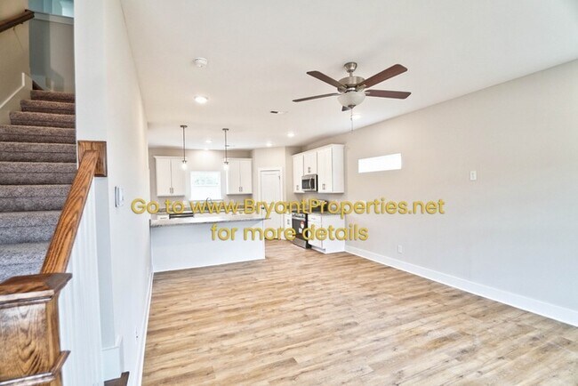 Building Photo - 615 Vrabel Rd