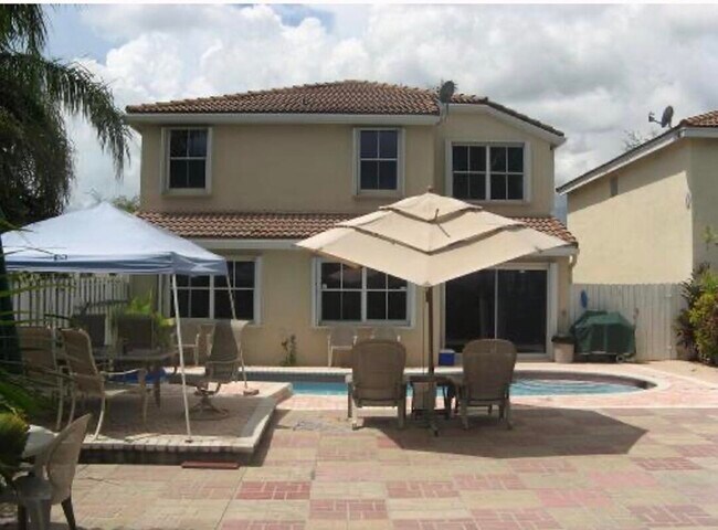 Building Photo - 4430 SW 82nd Way