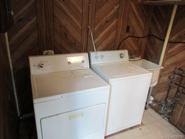 Building Photo - 4059 Chenlot St