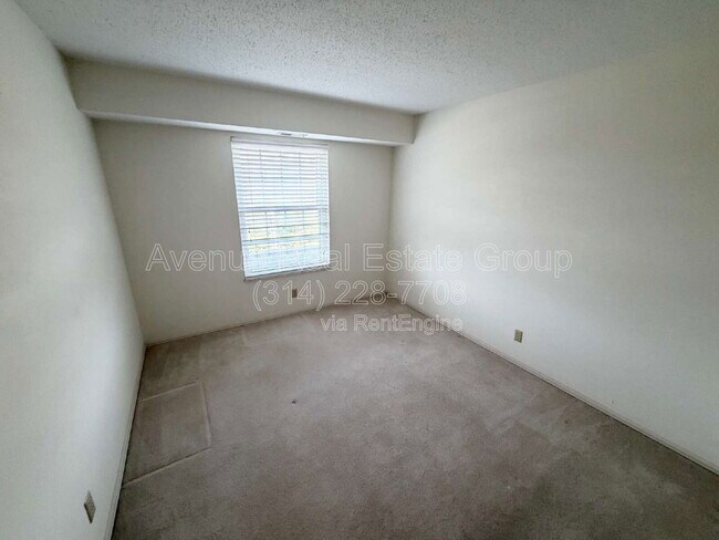 Building Photo - 312 Clayton Xing Dr