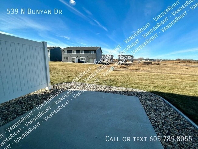 Building Photo - 539 BUNYAN Dr