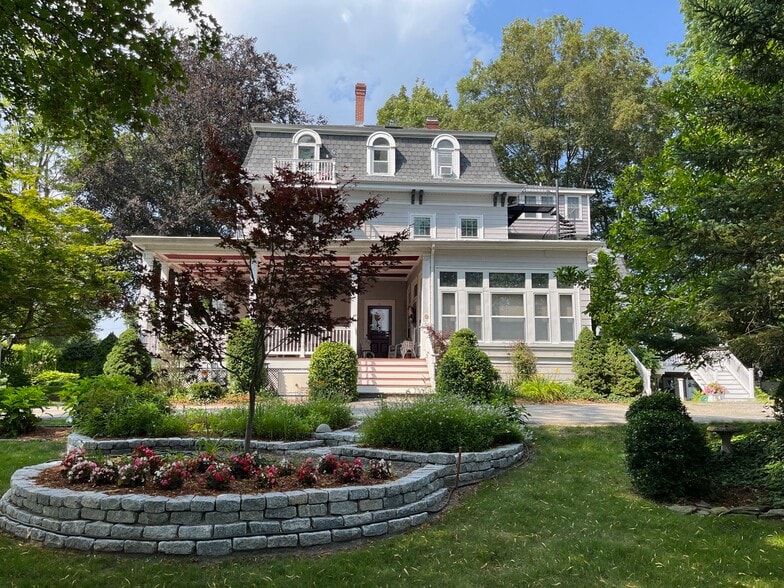 Primary Photo - 9 Highland Ave