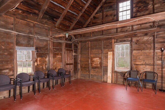 Building Photo - 5 McDaniel Rd