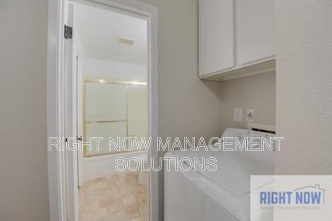 Building Photo - 2708 S Kerr St