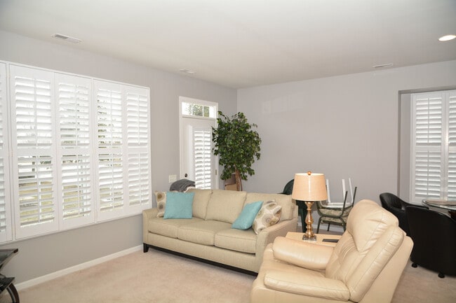 Building Photo - 13540 Yellow Pine Dr