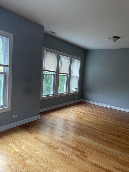 Building Photo - 1640 W Pratt Blvd