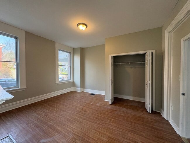 Building Photo - The Bryant House