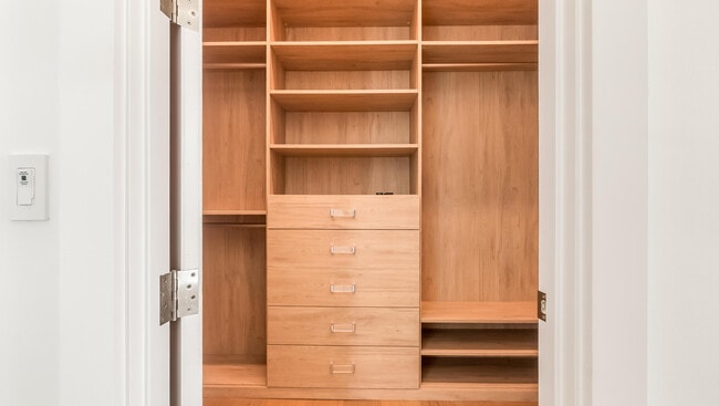 Building Photo - 17400 Rosella Rd