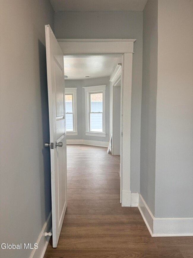 Building Photo - 49 Elizabeth St