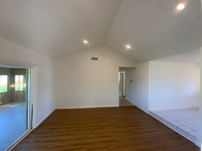 Building Photo - Summerfield Home