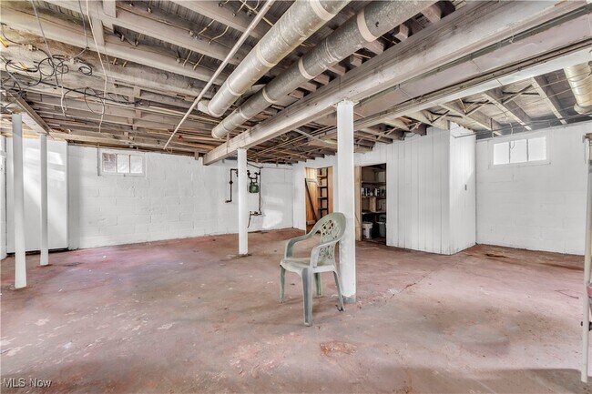 Building Photo - 3209 W 92nd St