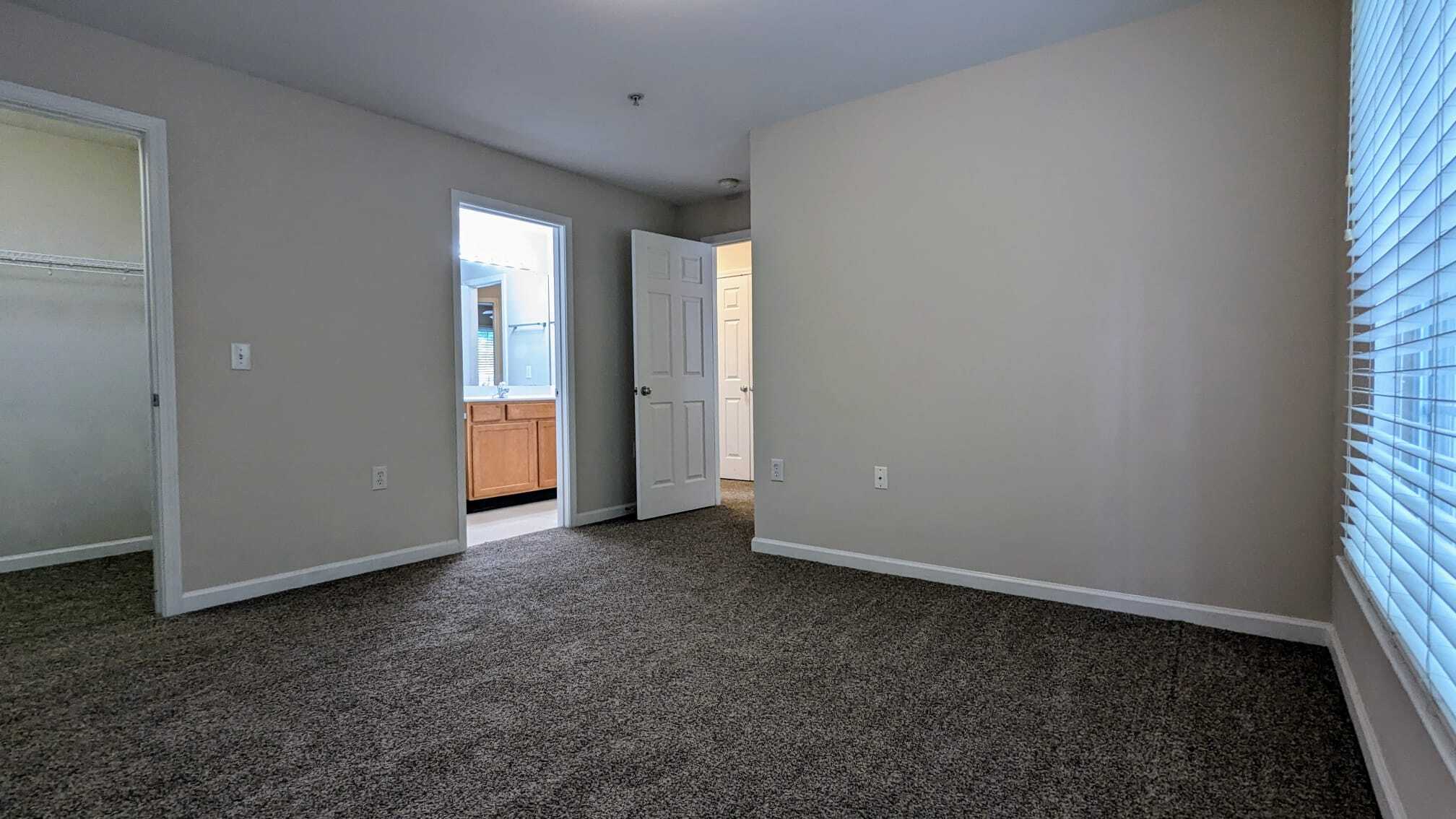 Building Photo - 3710 Cotswold Ave